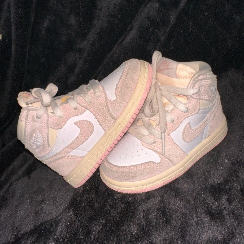 Jordan 1 Retro High OG toddler washed pink